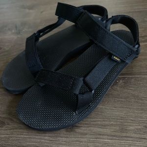 Teva Women’s Sandal size 8 US